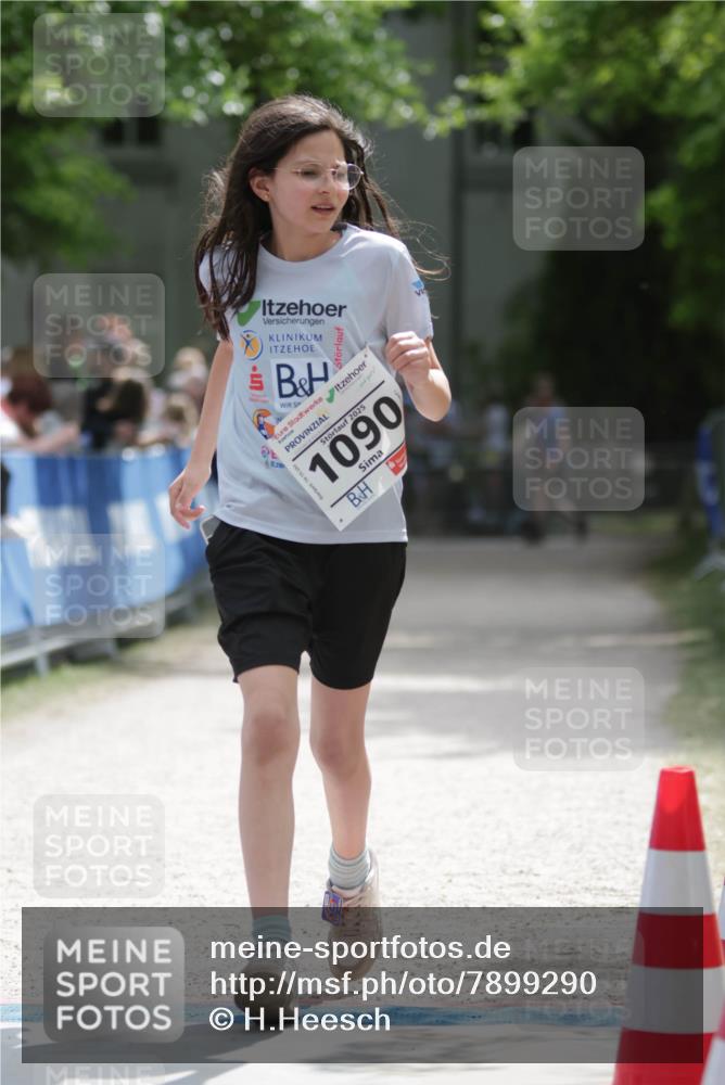 17.05.2025 - Störlauf H.Heesch http://msf.ph/oto/7899290 17.05.2025 15:04:14 Ziel 2025, 1090, 14, 15 meine-sportfotos.de