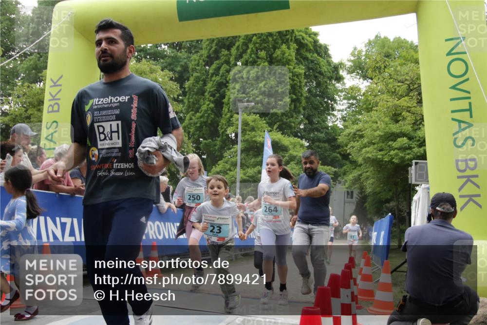 17.05.2025 - Störlauf H.Heesch http://msf.ph/oto/7899421 17.05.2025 13:44:57 Ziel 250, 23, 264 meine-sportfotos.de
