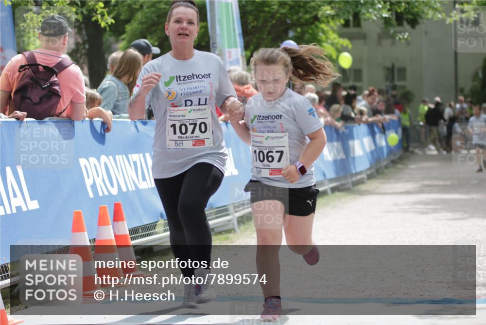 17.05.2025 - Störlauf H.Heesch http://msf.ph/oto/7899574 17.05.2025 15:05:40 Ziel 2025, 1070, 2025, 1067 meine-sportfotos.de