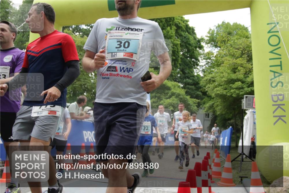 17.05.2025 - Störlauf H.Heesch http://msf.ph/oto/7899580 17.05.2025 13:45:29 Ziel 2025, 30, 32 meine-sportfotos.de