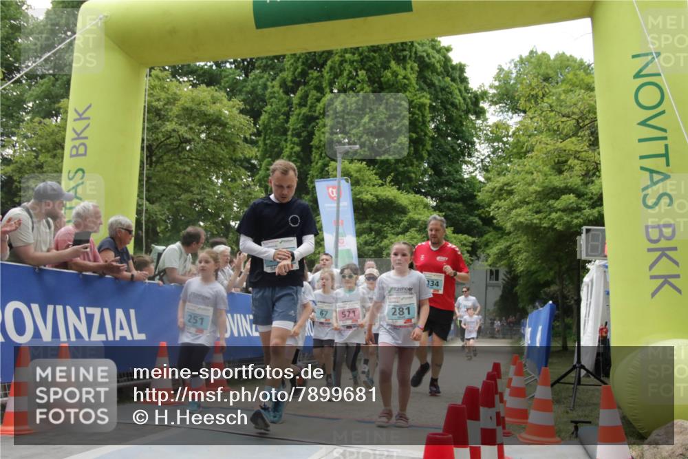 17.05.2025 - Störlauf H.Heesch http://msf.ph/oto/7899681 17.05.2025 13:45:37 Ziel 67, 571, 281, 334 meine-sportfotos.de