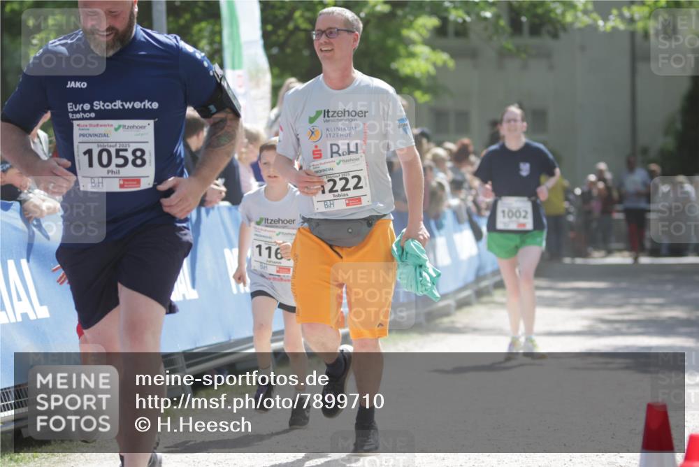 17.05.2025 - Störlauf H.Heesch http://msf.ph/oto/7899710 17.05.2025 14:47:42 Ziel 2025, 1058, 116, 2025, 222, 1002 meine-sportfotos.de