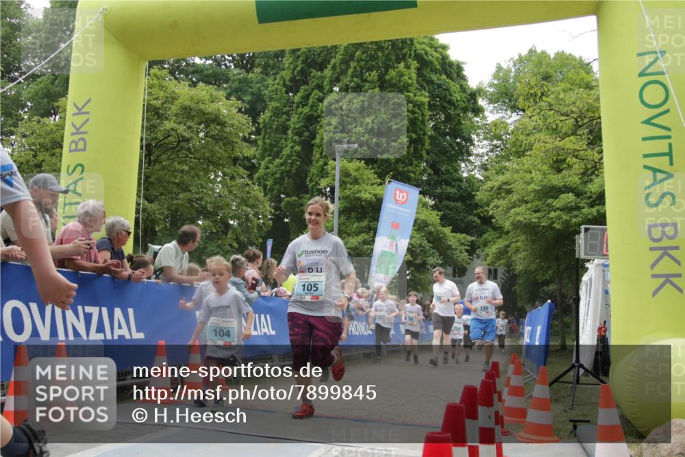 17.05.2025 - Störlauf H.Heesch http://msf.ph/oto/7899845 17.05.2025 13:46:13 Ziel 3, 104, 105 meine-sportfotos.de