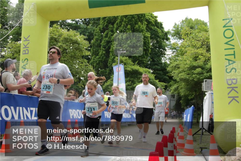 17.05.2025 - Störlauf H.Heesch http://msf.ph/oto/7899979 17.05.2025 13:46:57 Ziel 230, 231, 300, 301, 266 meine-sportfotos.de