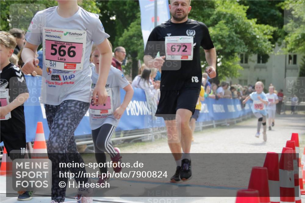 17.05.2025 - Störlauf H.Heesch http://msf.ph/oto/7900824 17.05.2025 14:00:19 Ziel 2025, 566, 2025, 672, 10 meine-sportfotos.de