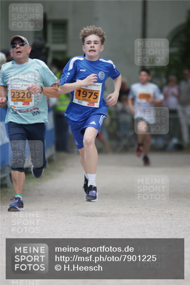 17.05.2025 - Störlauf H.Heesch http://msf.ph/oto/7901225 17.05.2025 15:25:10 Ziel 2025, 2320, 2025, 1975 meine-sportfotos.de