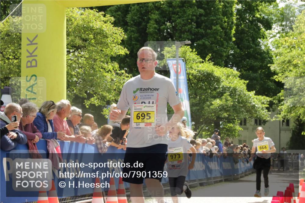 17.05.2025 - Störlauf H.Heesch http://msf.ph/oto/7901359 17.05.2025 14:12:08 Ziel 2025, 695, 973, 864 meine-sportfotos.de