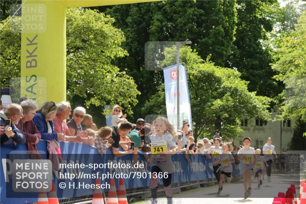 17.05.2025 - Störlauf H.Heesch http://msf.ph/oto/7901366 17.05.2025 14:12:25 Ziel 1998, 00, 741, 738, 977, 945 meine-sportfotos.de