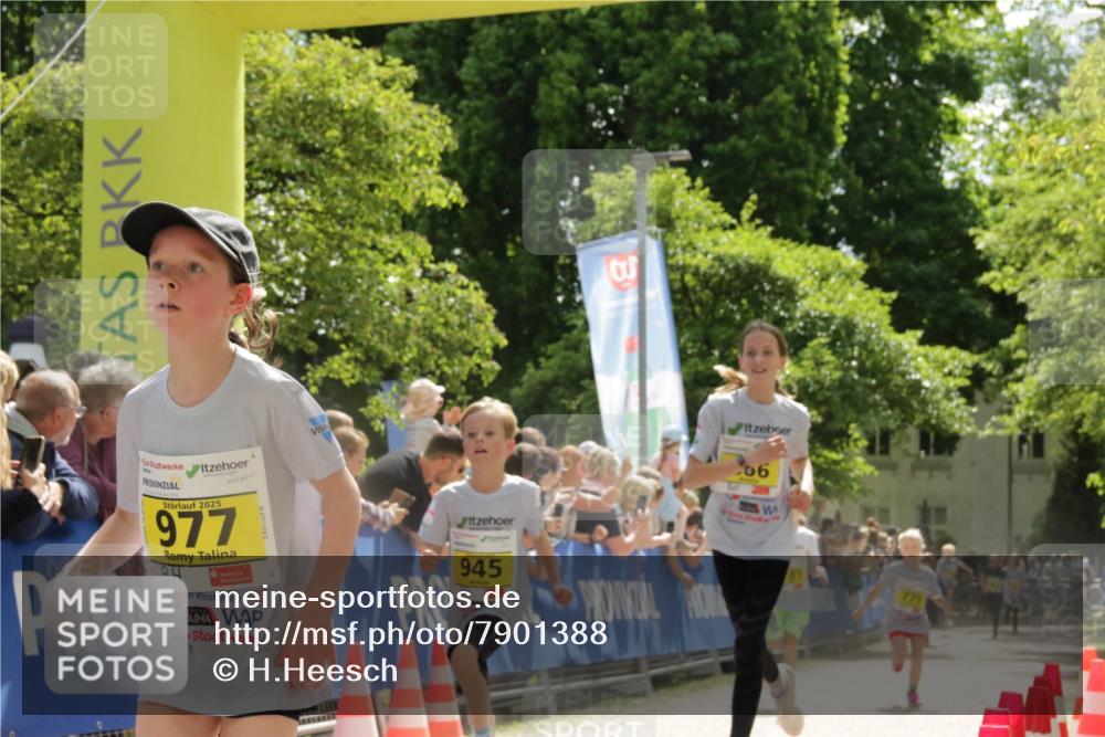 17.05.2025 - Störlauf H.Heesch http://msf.ph/oto/7901388 17.05.2025 14:12:28 Ziel 2025, 977, 945, 66, 775 meine-sportfotos.de