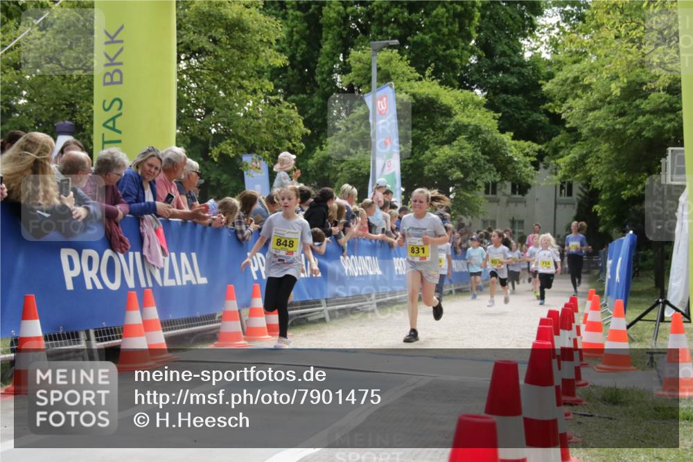 17.05.2025 - Störlauf H.Heesch http://msf.ph/oto/7901475 17.05.2025 14:13:12 Ziel 3, 848, 831 meine-sportfotos.de