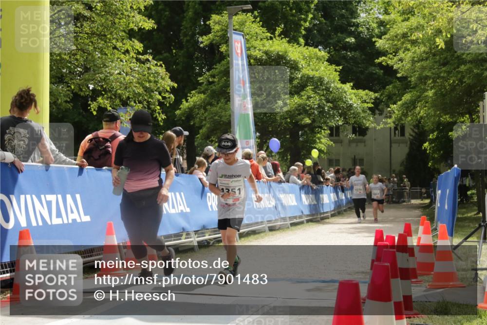 17.05.2025 - Störlauf H.Heesch http://msf.ph/oto/7901483 17.05.2025 15:05:34 Ziel 1251, 1070, 1067 meine-sportfotos.de