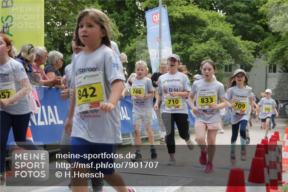 17.05.2025 - Störlauf H.Heesch http://msf.ph/oto/7901707 17.05.2025 14:14:37 Ziel 2025, 57, 2025, 842, 1998, 746, 710, 833, 709, 942 meine-sportfotos.de