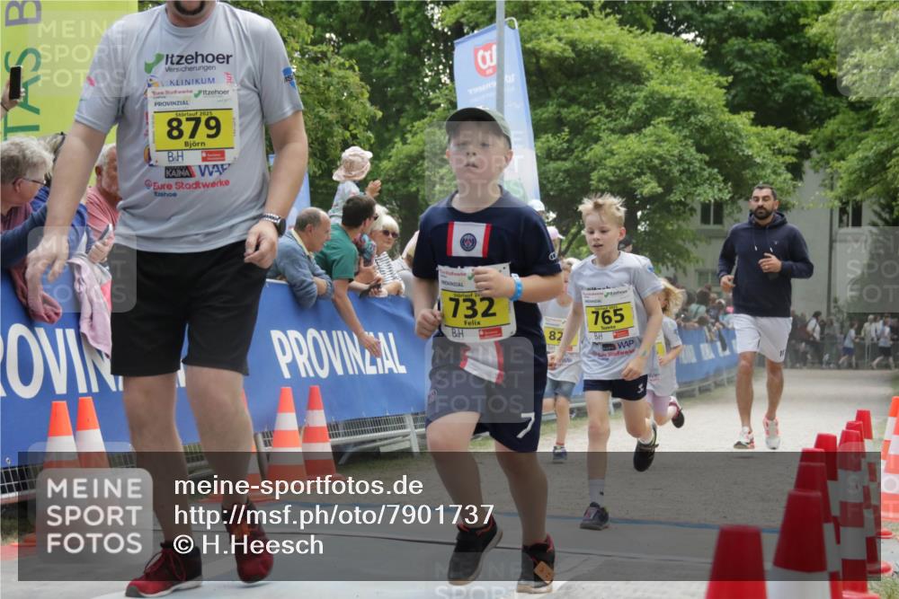17.05.2025 - Störlauf H.Heesch http://msf.ph/oto/7901737 17.05.2025 14:14:45 Ziel 2025, 879, 2, 732, 7, 3, 1998, 9, 82, 765 meine-sportfotos.de