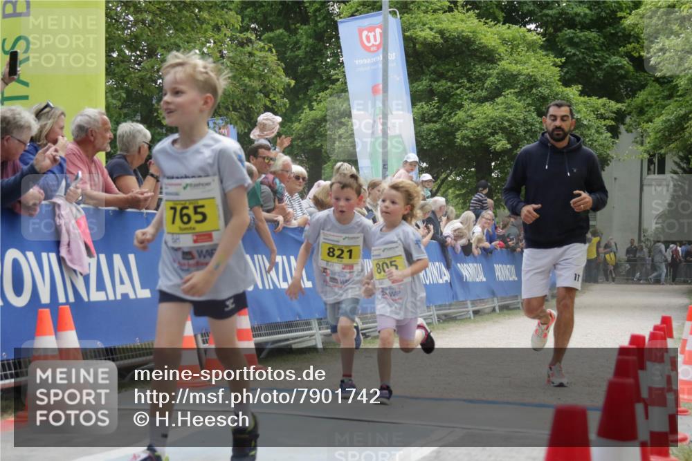 17.05.2025 - Störlauf H.Heesch http://msf.ph/oto/7901742 17.05.2025 14:14:46 Ziel 2025, 765, 199259, 821, 805, 11 meine-sportfotos.de