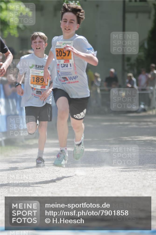 17.05.2025 - Störlauf H.Heesch http://msf.ph/oto/7901858 17.05.2025 15:27:44 Ziel 2057, 202, 189 meine-sportfotos.de