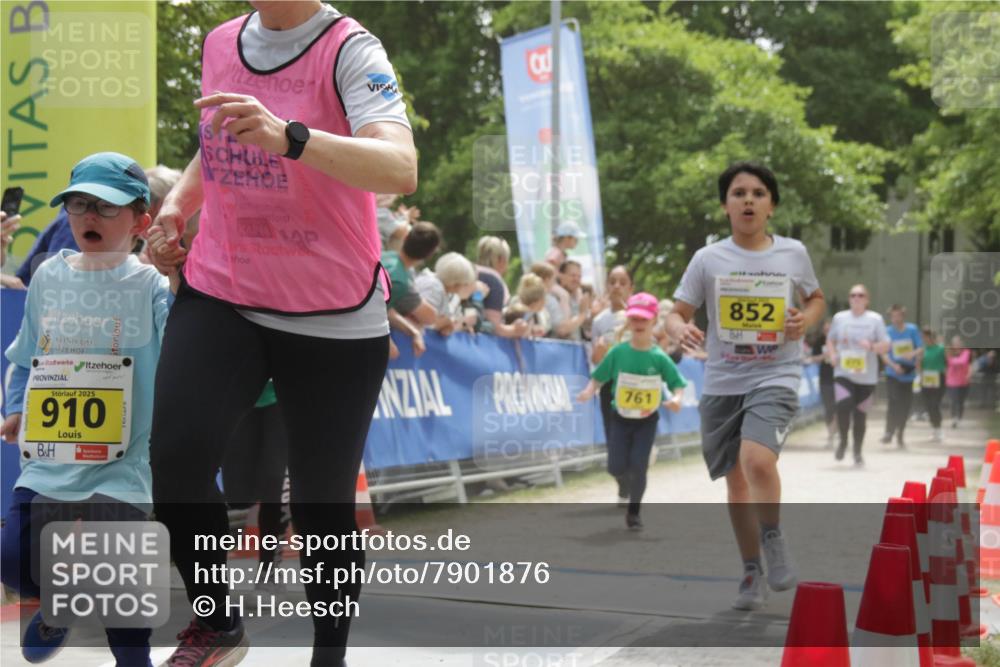 17.05.2025 - Störlauf H.Heesch http://msf.ph/oto/7901876 17.05.2025 14:16:49 Ziel 2025, 910, 761, 852 meine-sportfotos.de
