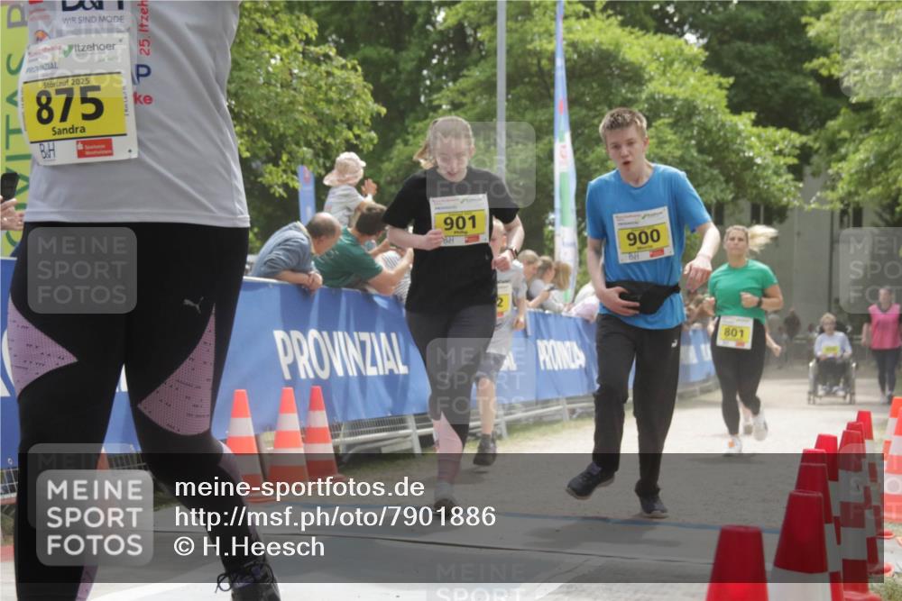 17.05.2025 - Störlauf H.Heesch http://msf.ph/oto/7901886 17.05.2025 14:16:54 Ziel 2025, 875, 2, 25, 901, 900, 801 meine-sportfotos.de