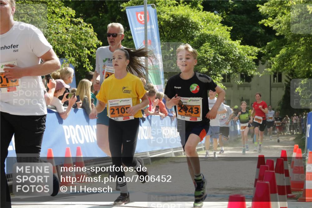 17.05.2025 - Störlauf H.Heesch http://msf.ph/oto/7906452 17.05.2025 15:28:09 Ziel 1992, 2105, 243, 259, 2002 meine-sportfotos.de