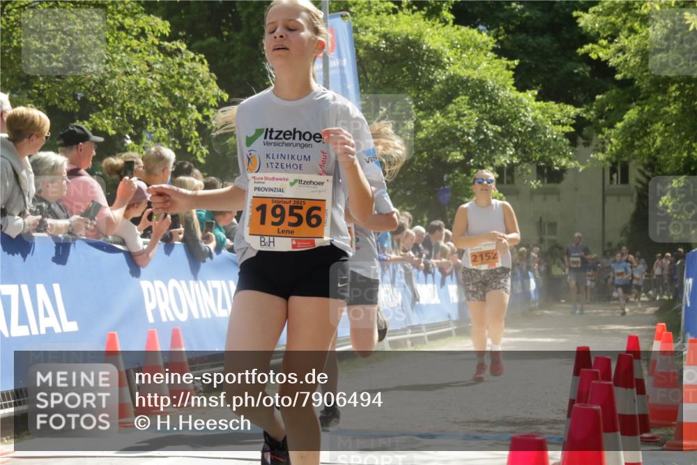 17.05.2025 - Störlauf H.Heesch http://msf.ph/oto/7906494 17.05.2025 15:28:26 Ziel 2025, 1956, 2152 meine-sportfotos.de