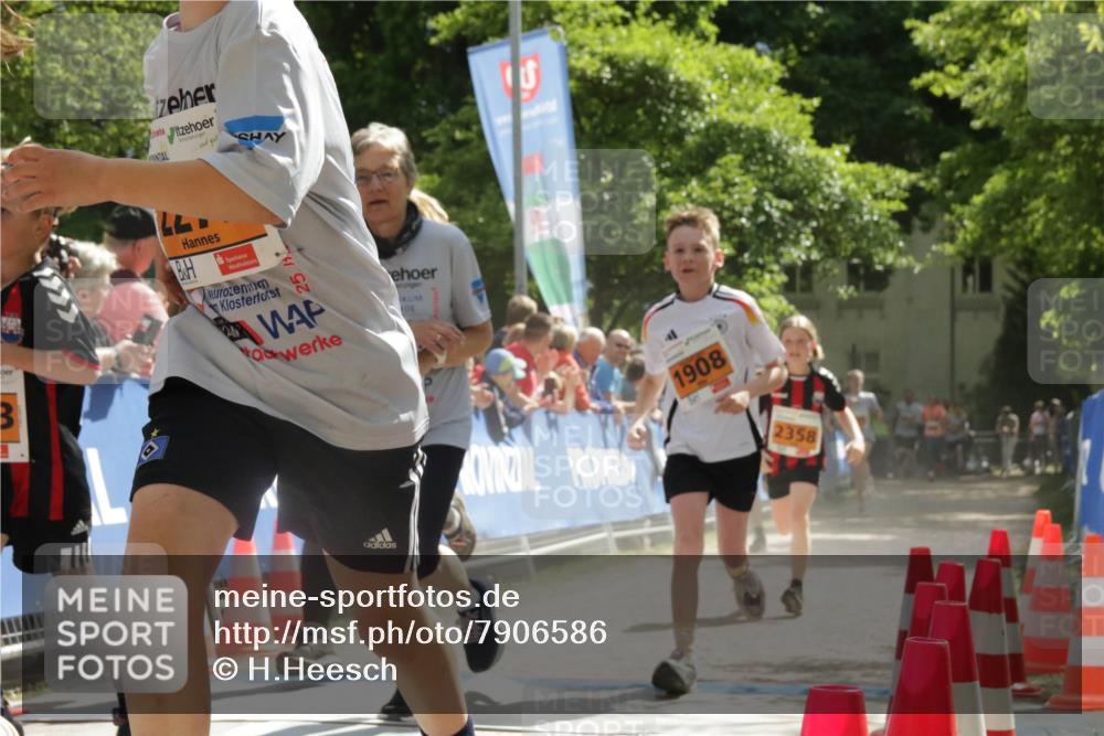 17.05.2025 - Störlauf H.Heesch http://msf.ph/oto/7906586 17.05.2025 15:28:59 Ziel 5, 101, 1908, 2358 meine-sportfotos.de