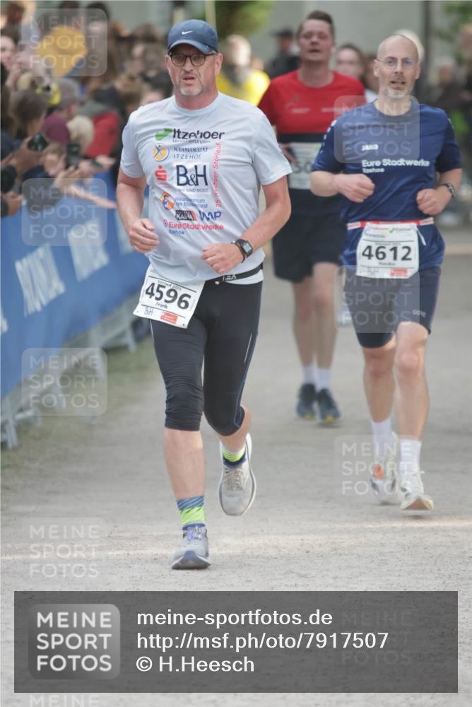 17.05.2025 - Störlauf H.Heesch http://msf.ph/oto/7917507 17.05.2025 18:57:47 Ziel 22, 2025, 4596, 4612 meine-sportfotos.de