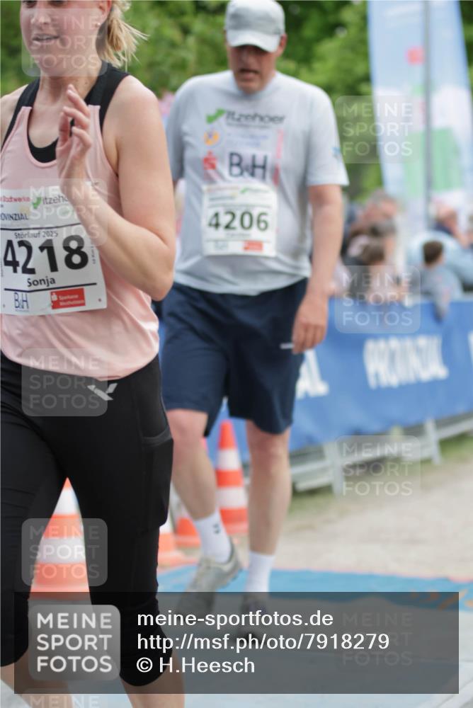 17.05.2025 - Störlauf H.Heesch http://msf.ph/oto/7918279 17.05.2025 19:09:03 Ziel 2025, 4218, 4206 meine-sportfotos.de