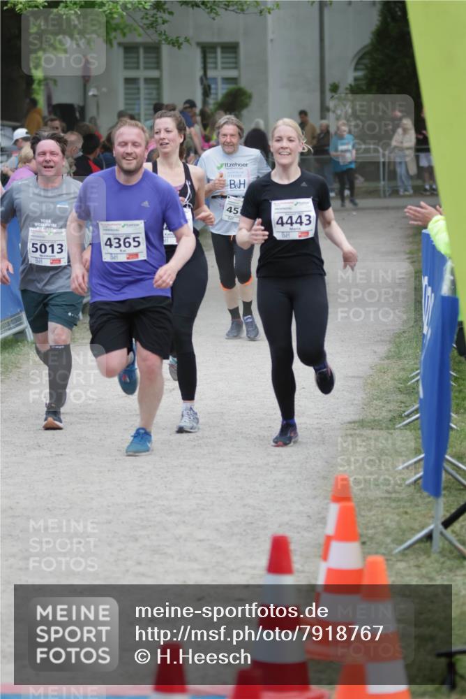 17.05.2025 - Störlauf H.Heesch http://msf.ph/oto/7918767 17.05.2025 19:11:10 Ziel 5013, 4365, 451, 4443 meine-sportfotos.de