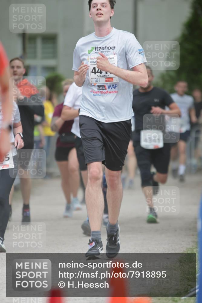 17.05.2025 - Störlauf H.Heesch http://msf.ph/oto/7918895 17.05.2025 19:00:05 Ziel 851, 44, 4341 meine-sportfotos.de