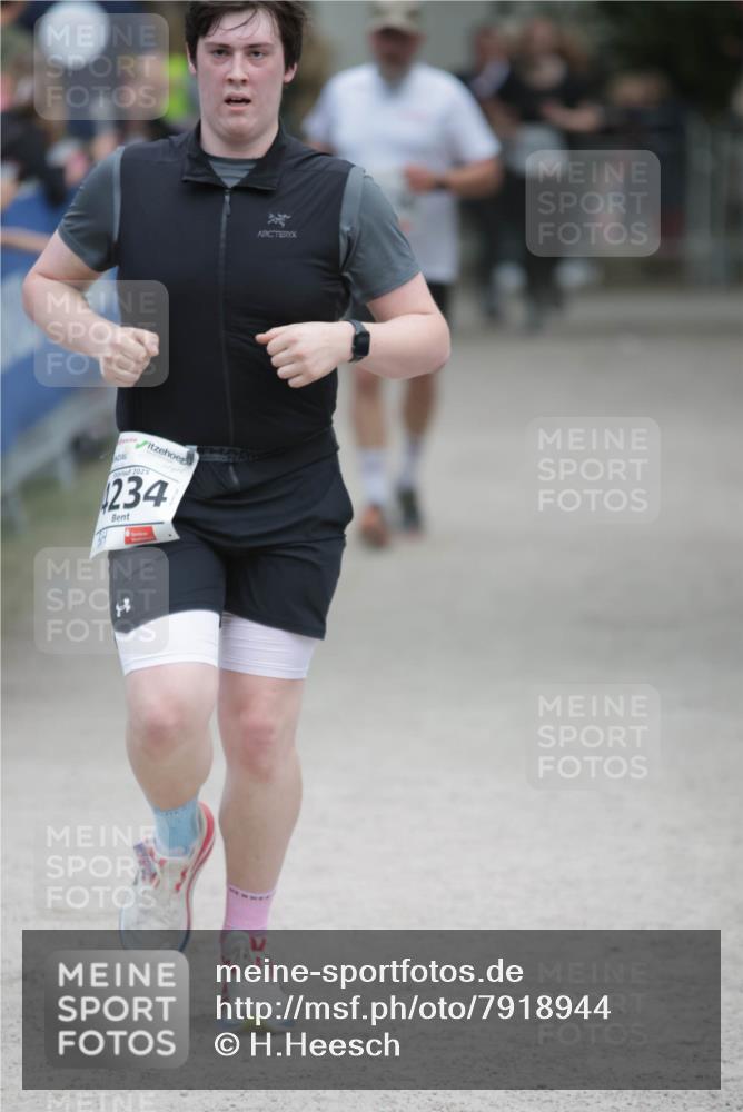 17.05.2025 - Störlauf H.Heesch http://msf.ph/oto/7918944 17.05.2025 19:11:41 Ziel 2025, 234 meine-sportfotos.de