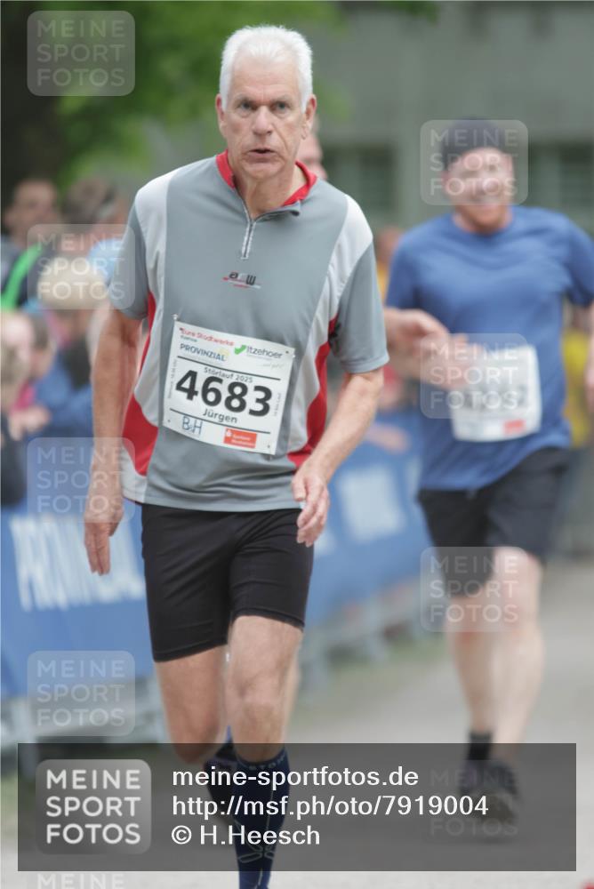 17.05.2025 - Störlauf H.Heesch http://msf.ph/oto/7919004 17.05.2025 19:00:22 Ziel 2025, 4683, 4292 meine-sportfotos.de