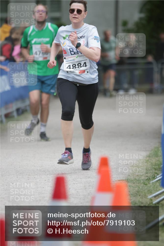 17.05.2025 - Störlauf H.Heesch http://msf.ph/oto/7919103 17.05.2025 19:00:39 Ziel 4750, 2025, 4884 meine-sportfotos.de