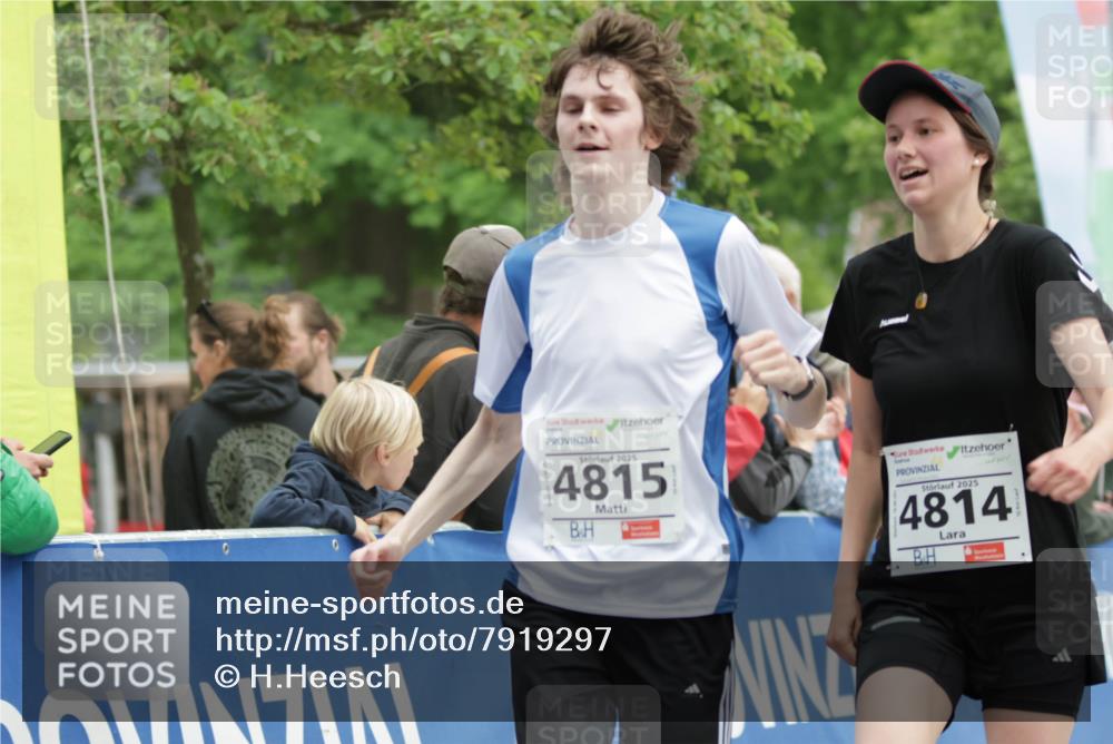 17.05.2025 - Störlauf H.Heesch http://msf.ph/oto/7919297 17.05.2025 19:01:02 Ziel 2025, 4815, 2025, 4814 meine-sportfotos.de
