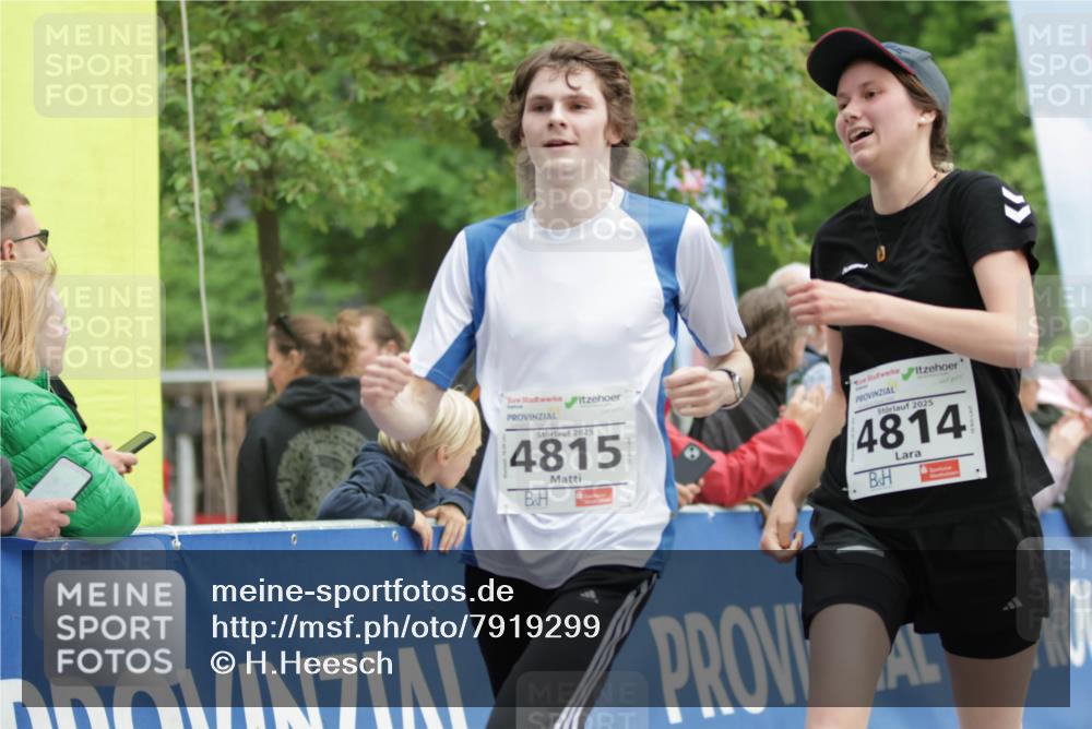 17.05.2025 - Störlauf H.Heesch http://msf.ph/oto/7919299 17.05.2025 19:01:03 Ziel 2025, 4815, 2025, 4814 meine-sportfotos.de