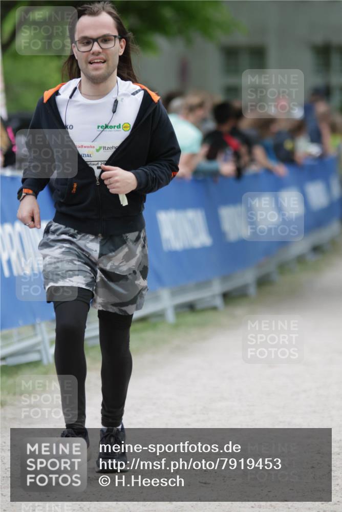 17.05.2025 - Störlauf H.Heesch http://msf.ph/oto/7919453 17.05.2025 19:15:21 Ziel 20 meine-sportfotos.de