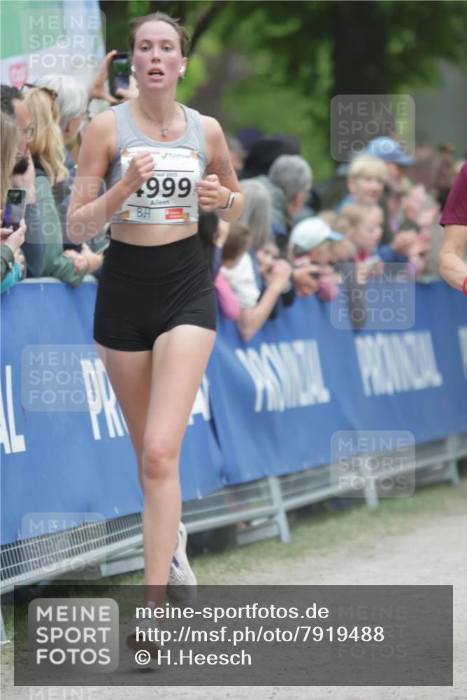 17.05.2025 - Störlauf H.Heesch http://msf.ph/oto/7919488 17.05.2025 19:01:21 Ziel 2125, 1999 meine-sportfotos.de