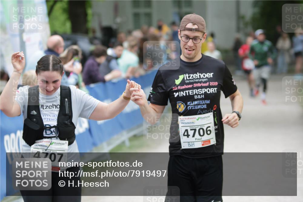 17.05.2025 - Störlauf H.Heesch http://msf.ph/oto/7919497 17.05.2025 19:16:39 Ziel 2025, 4707, 20, 2019, 2025, 4706 meine-sportfotos.de