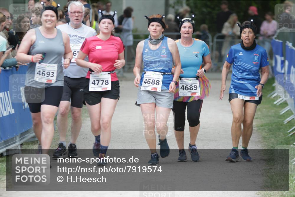 17.05.2025 - Störlauf H.Heesch http://msf.ph/oto/7919574 17.05.2025 19:17:09 Ziel 4693, 6, 4778, 4688, 4689 meine-sportfotos.de