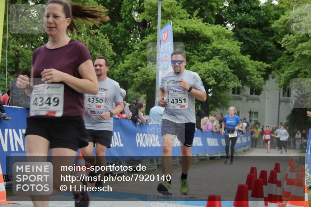 17.05.2025 - Störlauf H.Heesch http://msf.ph/oto/7920140 17.05.2025 19:09:53 Ziel 4349, 4350, 4351 meine-sportfotos.de