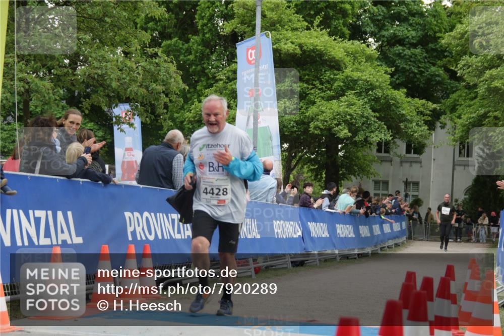 17.05.2025 - Störlauf H.Heesch http://msf.ph/oto/7920289 17.05.2025 19:13:24 Ziel 1998, 4428 meine-sportfotos.de