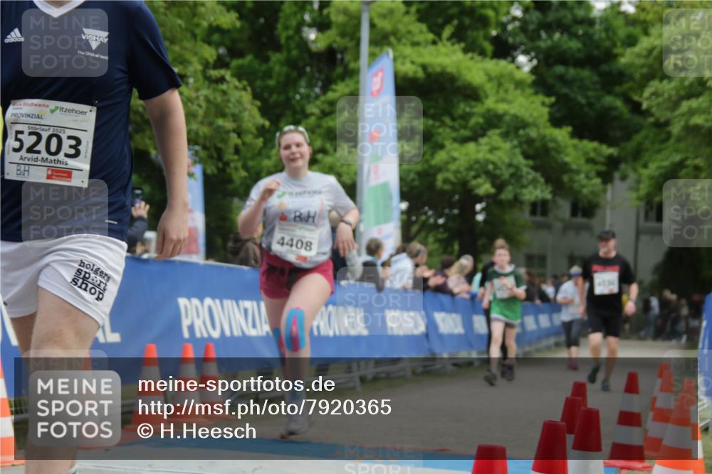 17.05.2025 - Störlauf H.Heesch http://msf.ph/oto/7920365 17.05.2025 19:18:03 Ziel 2025, 5203, 4408, 4536 meine-sportfotos.de
