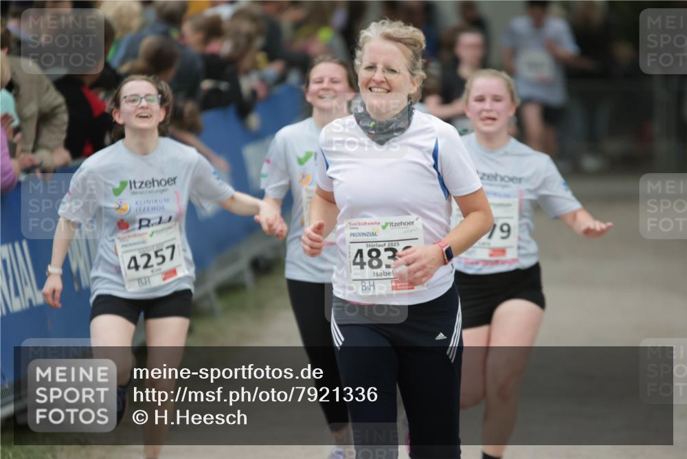 17.05.2025 - Störlauf H.Heesch http://msf.ph/oto/7921336 17.05.2025 19:07:07 Ziel 69, 4257, 2025, 483, 19 meine-sportfotos.de