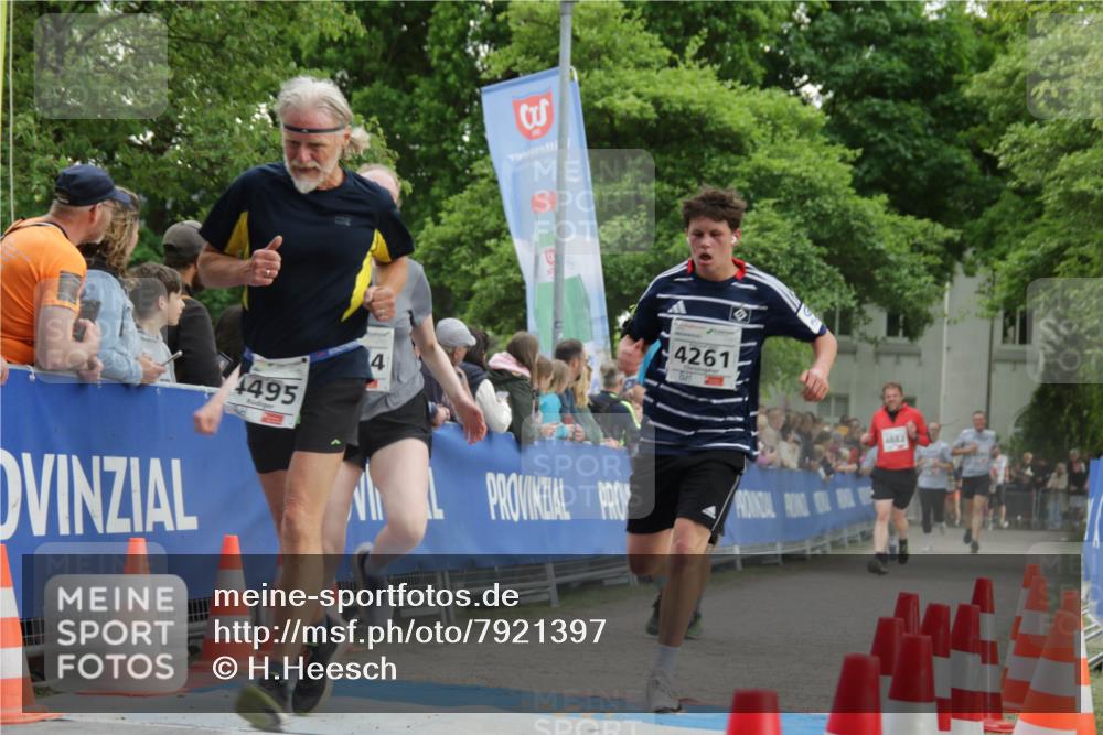 17.05.2025 - Störlauf H.Heesch http://msf.ph/oto/7921397 17.05.2025 18:57:37 Ziel 4495, 4, 3, 4261, 4882 meine-sportfotos.de