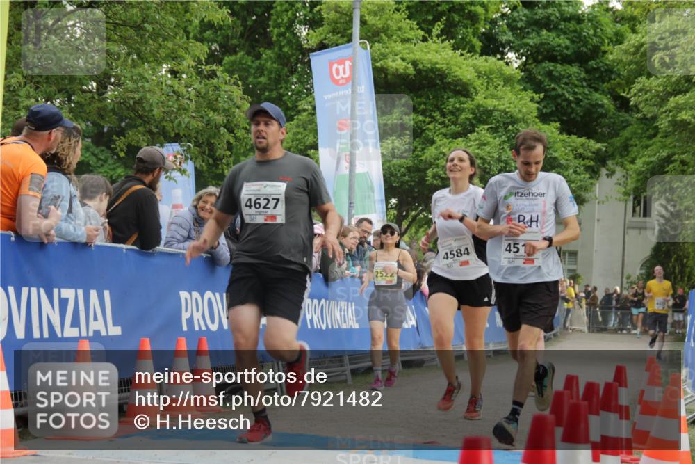 17.05.2025 - Störlauf H.Heesch http://msf.ph/oto/7921482 17.05.2025 18:59:04 Ziel 4627, 3, 1998, 90, 2522, 4584, 451 meine-sportfotos.de
