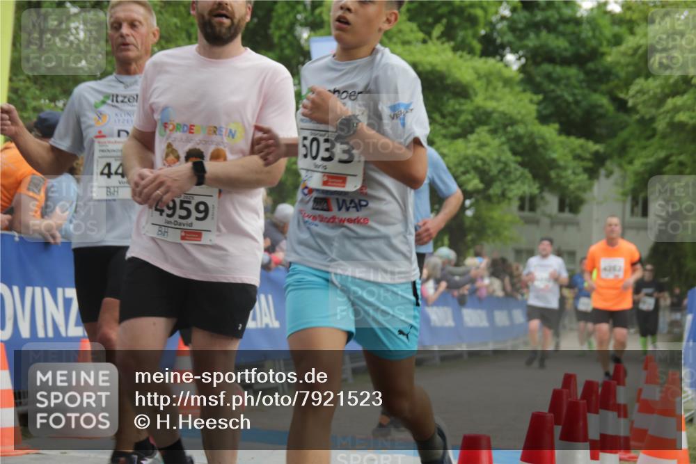 17.05.2025 - Störlauf H.Heesch http://msf.ph/oto/7921523 17.05.2025 18:59:39 Ziel 44, 2025, 4959, 5033, 4262 meine-sportfotos.de