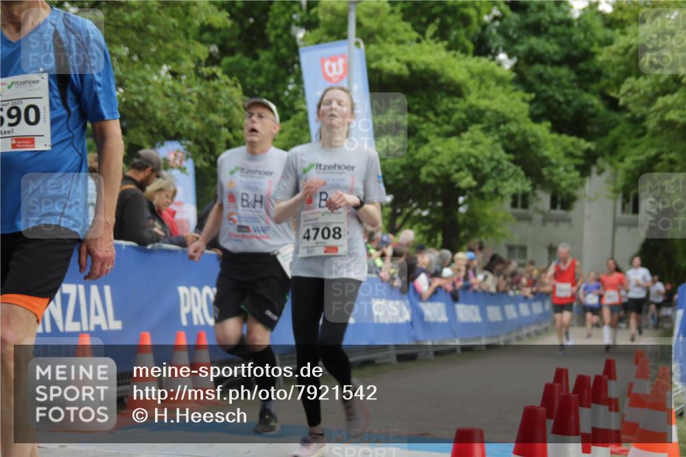 17.05.2025 - Störlauf H.Heesch http://msf.ph/oto/7921542 17.05.2025 19:00:01 Ziel 2025, 590, 4708 meine-sportfotos.de