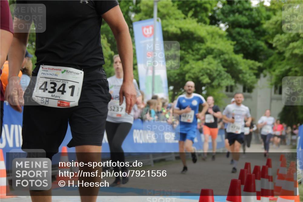 17.05.2025 - Störlauf H.Heesch http://msf.ph/oto/7921556 17.05.2025 19:00:13 Ziel 2025, 4341, 5237, 4873 meine-sportfotos.de