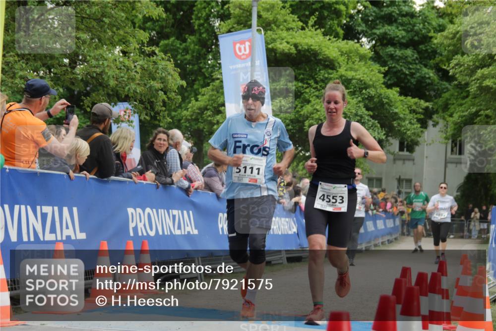 17.05.2025 - Störlauf H.Heesch http://msf.ph/oto/7921575 17.05.2025 19:00:37 Ziel 3, 1998, 9, 5111, 4553, 4864 meine-sportfotos.de