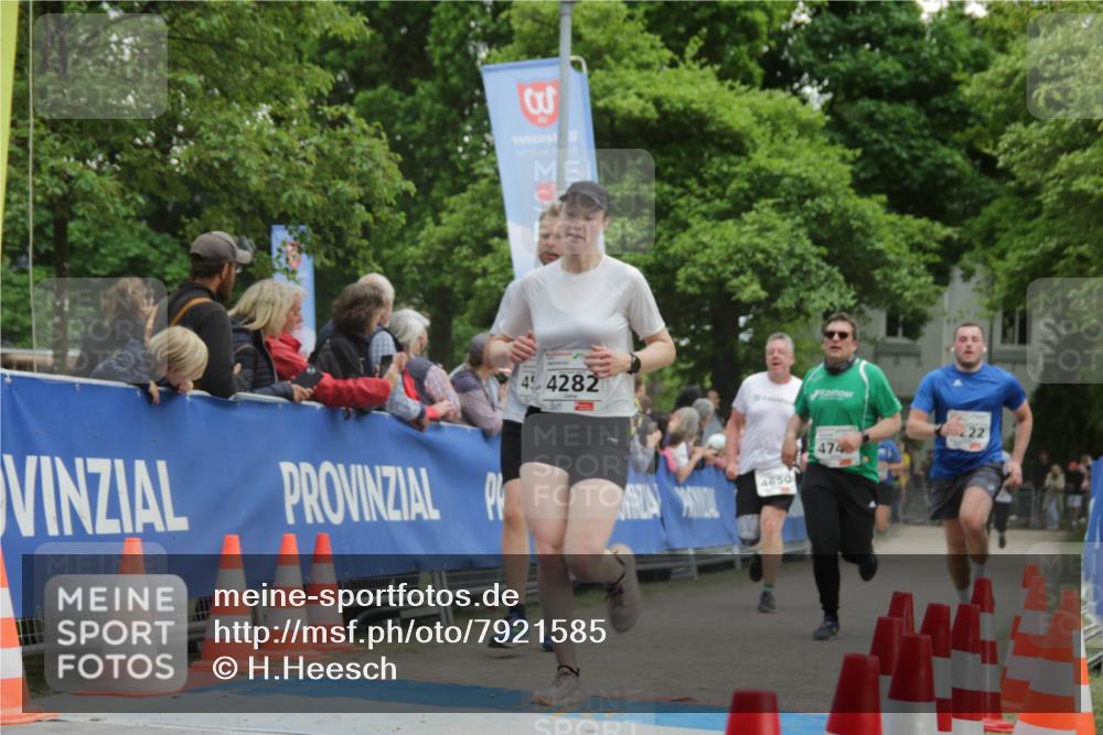 17.05.2025 - Störlauf H.Heesch http://msf.ph/oto/7921585 17.05.2025 19:01:04 Ziel 3, 4282, 4650, 474, 22, 14 meine-sportfotos.de