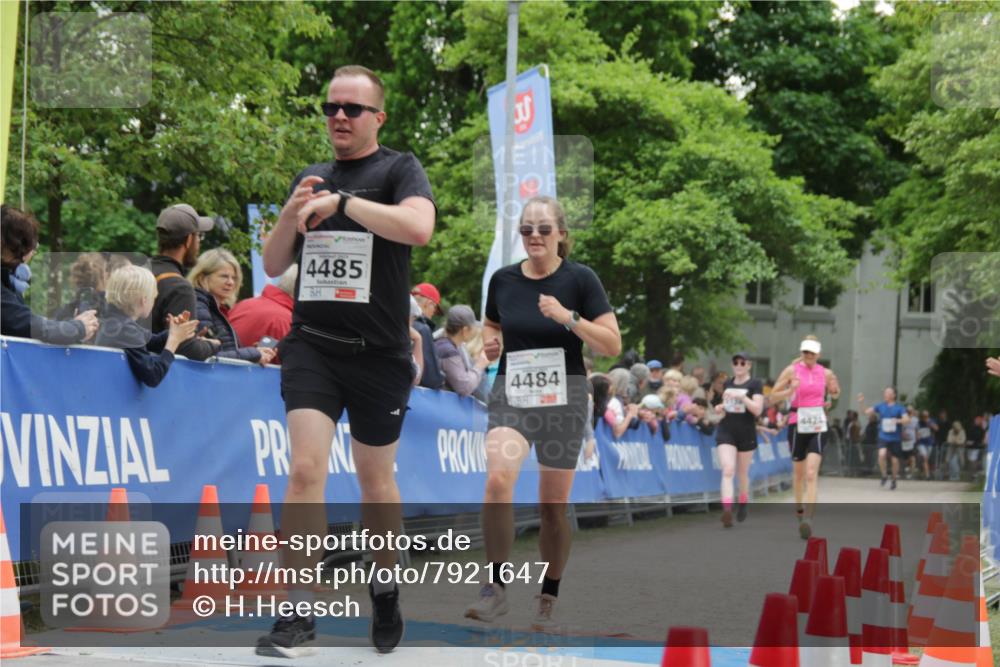 17.05.2025 - Störlauf H.Heesch http://msf.ph/oto/7921647 17.05.2025 19:02:32 Ziel 4485, 4484, 4424, 14 meine-sportfotos.de