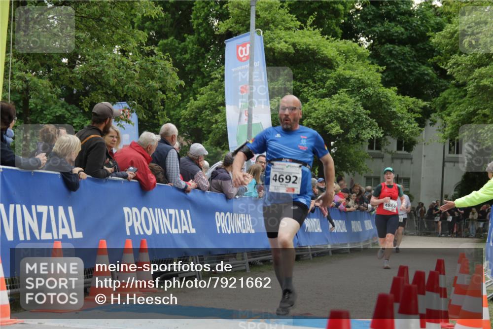 17.05.2025 - Störlauf H.Heesch http://msf.ph/oto/7921662 17.05.2025 19:02:55 Ziel 3, 199209, 324, 4692, 4866 meine-sportfotos.de
